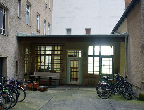Visit to OPENING NIGHT at Schiefe Zähne