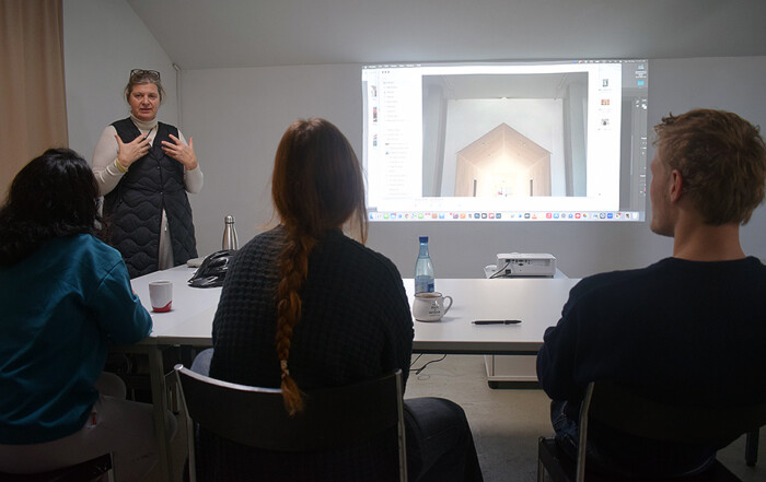 Workshop THE GAZE, THE GUEST, AND THE IMAGE: Photography as Transcultural Practice by Christina Dimitriadis