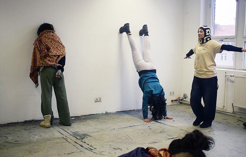 Workshop BODY AS AN ARTISTIC MEDIUM: Working With(In) Limits & Expanding Possibilities by Leman Sevda Darıcıoğlu