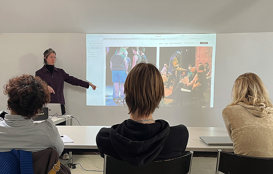 Workshop CREATIVE STRATEGIES: Participatory Performance and the Aesthetics of Citizenship by Ren Mauney