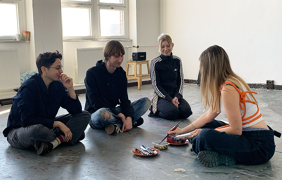 Workshop CREATIVE STRATEGIES: Participatory Performance and the Aesthetics of Citizenship by Ren Mauney