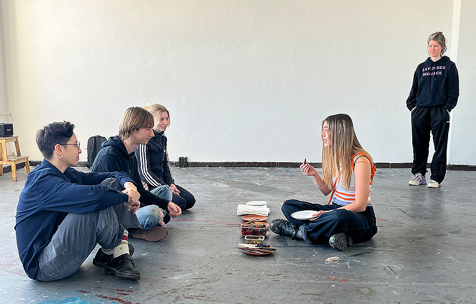 Workshop CREATIVE STRATEGIES: Participatory Performance and the Aesthetics of Citizenship by Ren Mauney