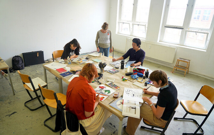 Workshop EXPERIMENTAL DRAWING: Book as Source: Spontaneous idea collecting by Emily Hunt